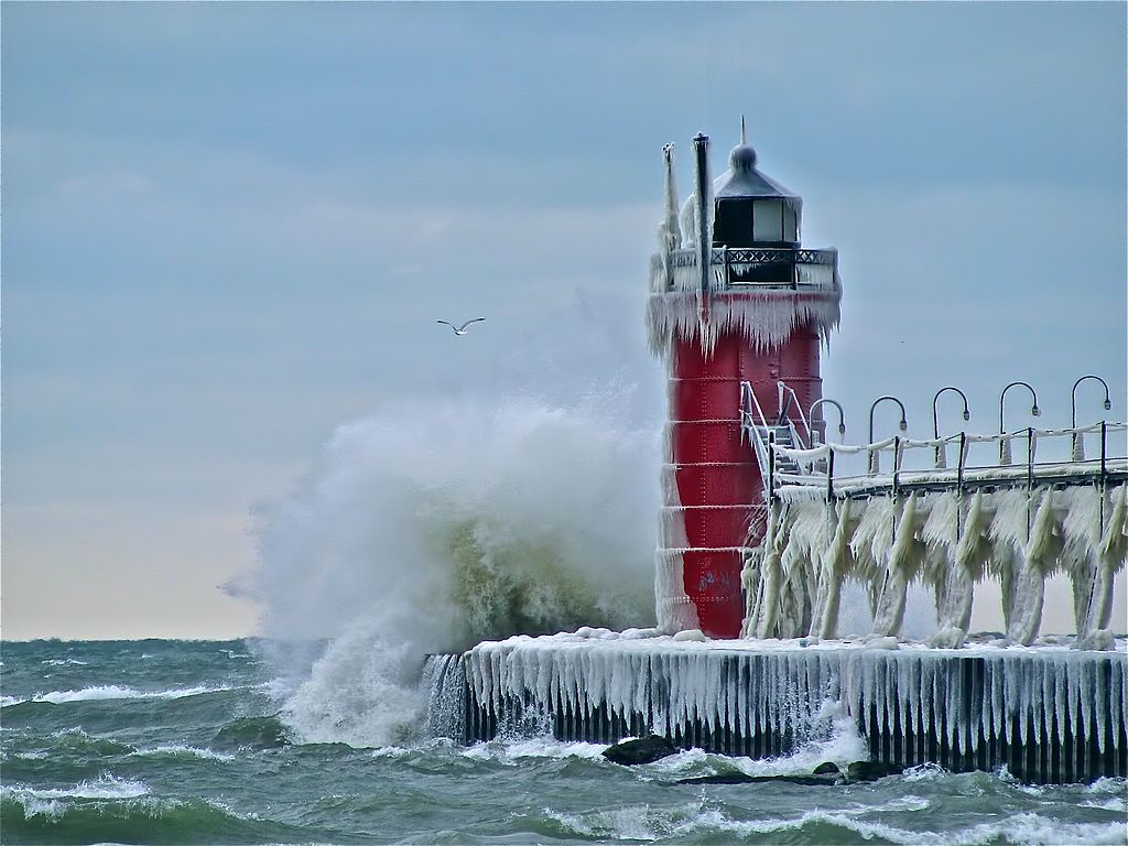 Icy South Haven lighthouse